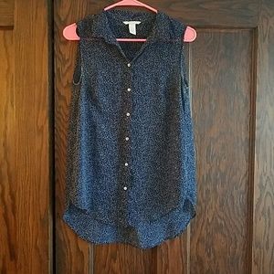 Blue sleeveless button up blouse